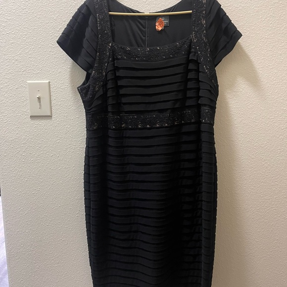 Adrianna Papell Dresses & Skirts - Adrianna Papell Black Striped Midi Dress